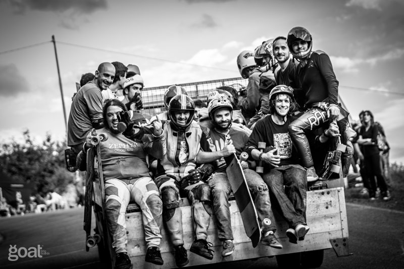 riders en el camión remonte durante freeride ibardin 2014