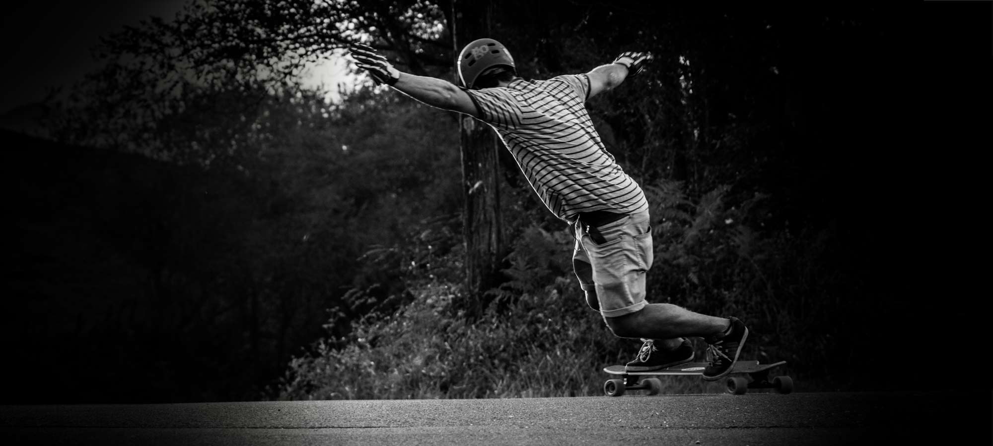 borja allúe rider patinando la tabla montada cruising longboard bamboo elude goatlongboards